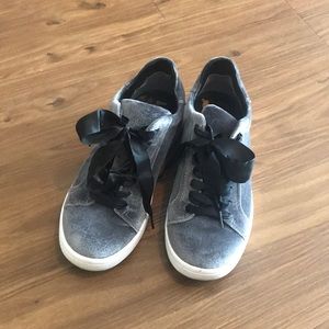 Sam Edelman Velvet Sneakers Size 5.5